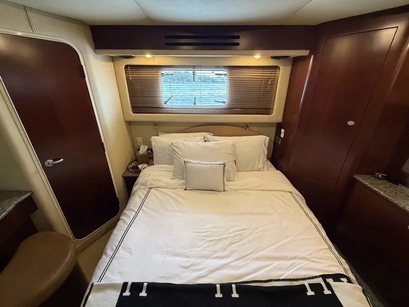 Slide: The Image of Sea Ray 390 Motor Yacht 2005 - 7288277