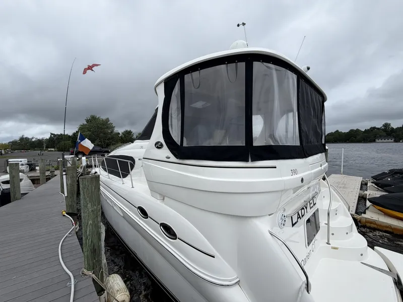 Slide: The Image of Sea Ray 390 Motor Yacht 2005 - 7288247