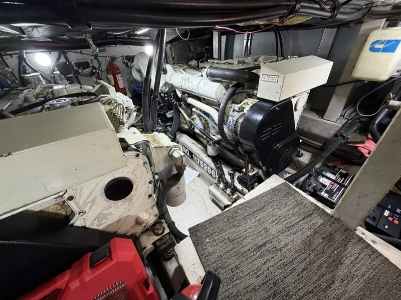 Slide: The Image of Sea Ray 390 Motor Yacht 2005 - 7288287