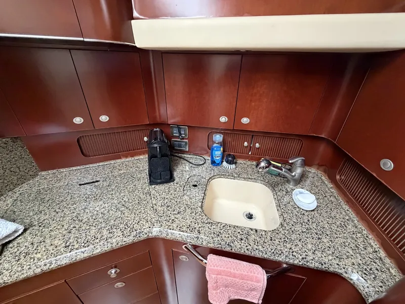 Slide: The Image of Sea Ray 390 Motor Yacht 2005 - 7288265