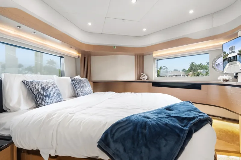 Slide: The Image of Absolute Navetta 52 2022 - 7398348