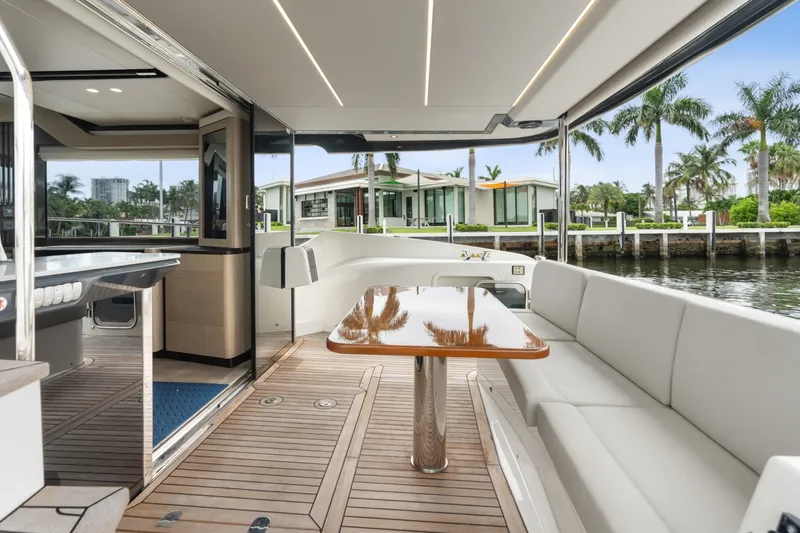 Slide: The Image of Absolute Navetta 52 2022 - 7398317
