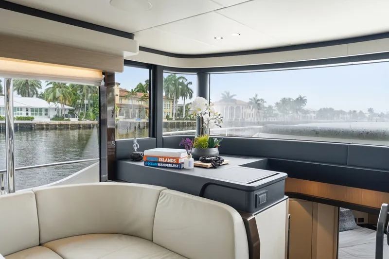 Slide: The Image of Absolute Navetta 52 2022 - 7398331