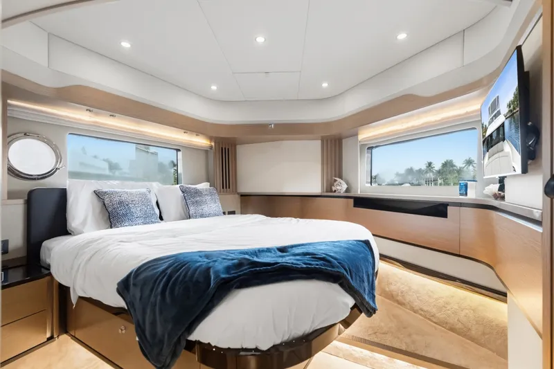 Slide: The Image of Absolute Navetta 52 2022 - 7398349