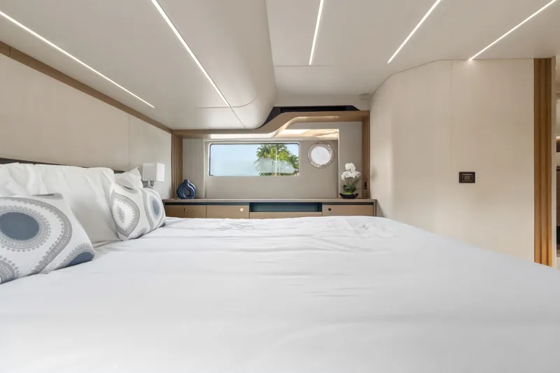 Slide: The Image of Absolute Navetta 52 2022 - 7398356