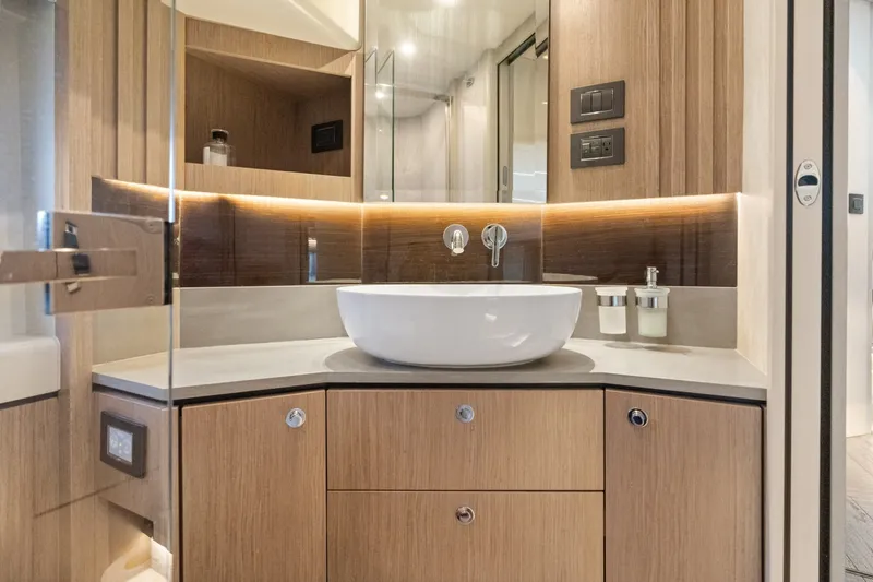 Slide: The Image of Absolute Navetta 52 2022 - 7398359