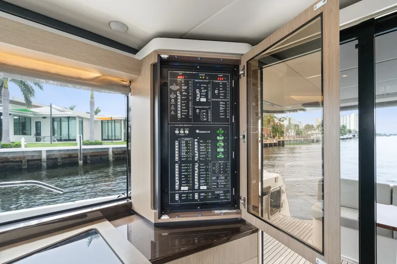 Slide: The Image of Absolute Navetta 52 2022 - 7398344