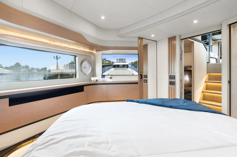 Slide: The Image of Absolute Navetta 52 2022 - 7398350