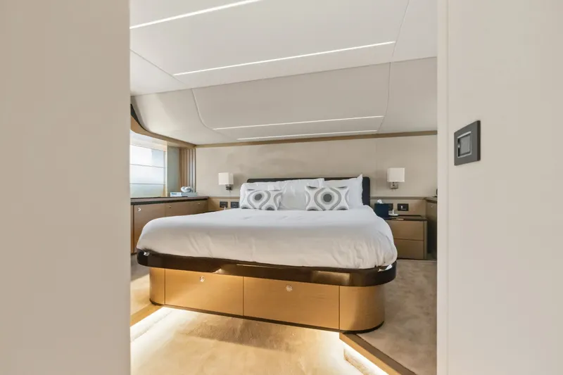 Slide: The Image of Absolute Navetta 52 2022 - 7398352