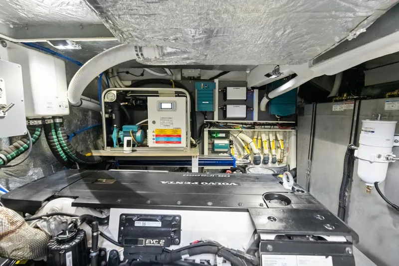 Slide: The Image of Absolute Navetta 52 2022 - 7398365