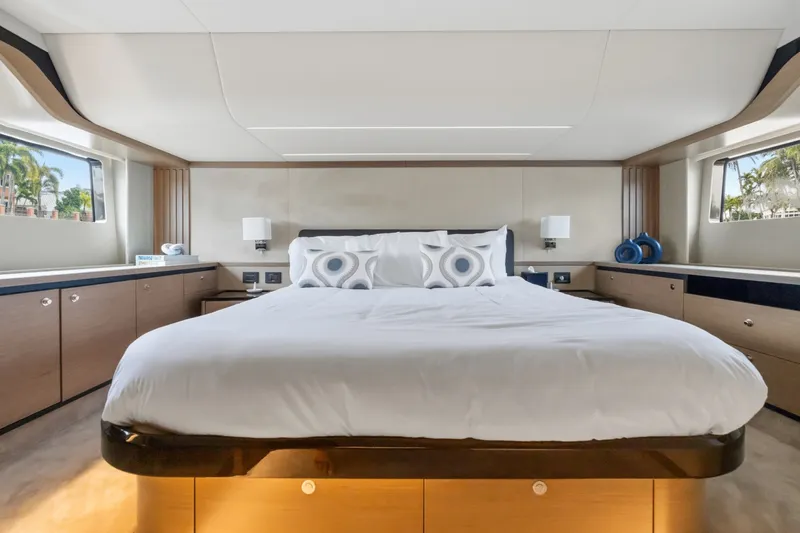 Slide: The Image of Absolute Navetta 52 2022 - 7398353