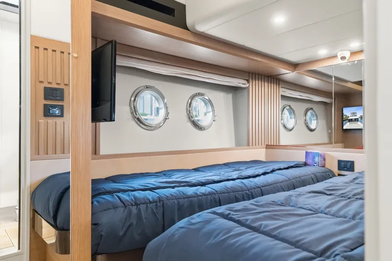 Slide: The Image of Absolute Navetta 52 2022 - 7398362