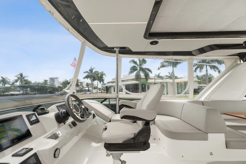 Slide: The Image of Absolute Navetta 52 2022 - 7398309