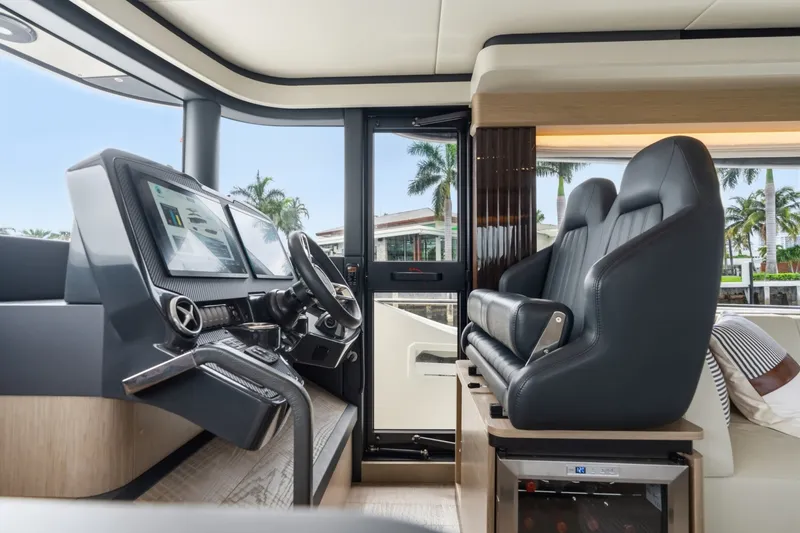 Slide: The Image of Absolute Navetta 52 2022 - 7398341
