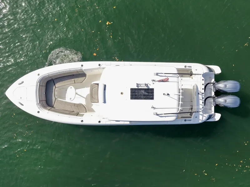 Slide: The Image of Intrepid 345 Nomad SE 2019 - 7288906