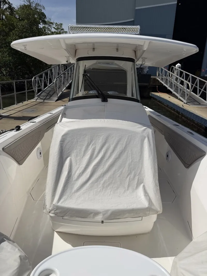 Slide: The Image of Intrepid 345 Nomad SE 2019 - 7288910