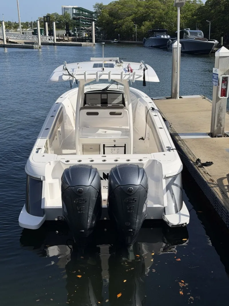 Slide: The Image of Intrepid 345 Nomad SE 2019 - 7288952
