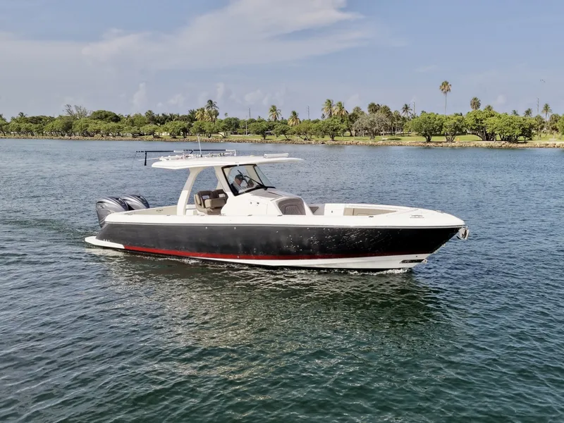 Slide: The Image of Intrepid 345 Nomad SE 2019 - 7288916
