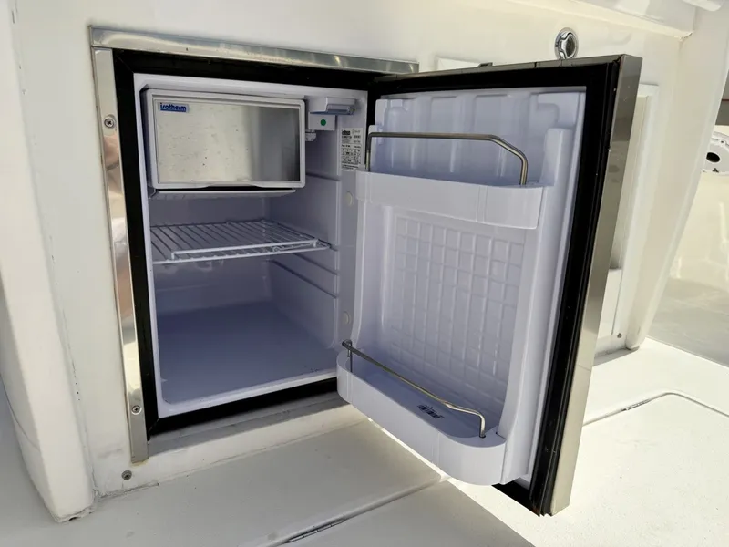 Slide: The Image of Intrepid 345 Nomad SE 2019 - 7288934