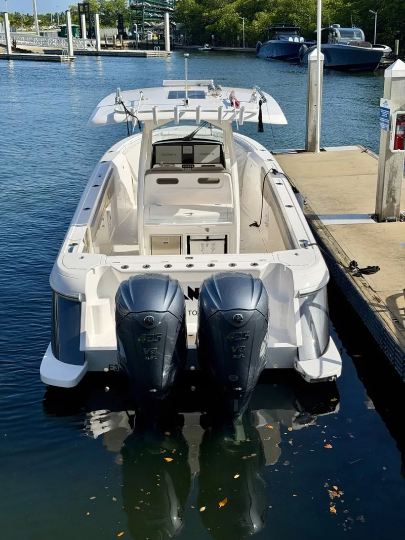 Slide: The Image of Intrepid 345 Nomad SE 2019 - 7288953
