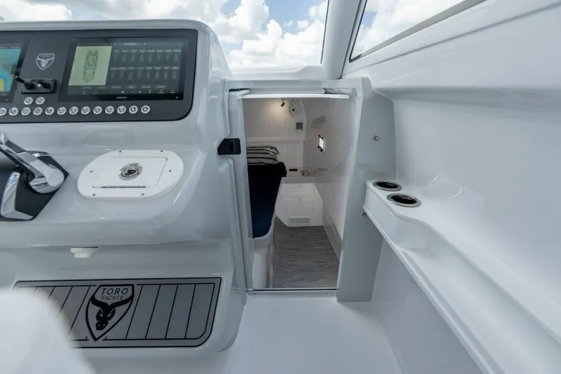 Slide: The Image of Powercat Toro 42 2026 - 7289246