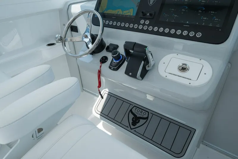 Slide: The Image of Powercat Toro 42 2026 - 7385084