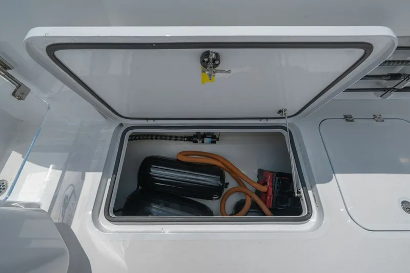 Slide: The Image of Powercat Toro 42 2026 - 7289231