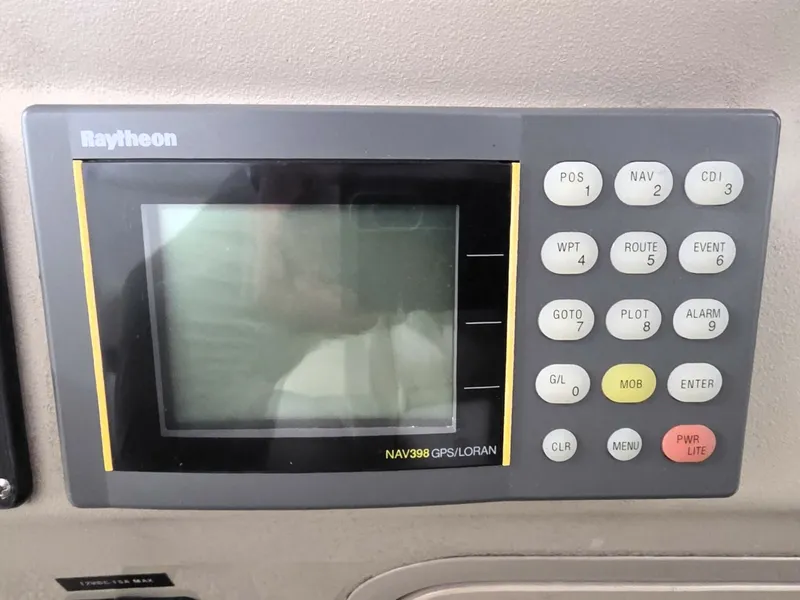 Slide: The Image of Helm Rathon Nav398 GPS Loran 1999 Sea Ray 340 Sundancer - 7289047