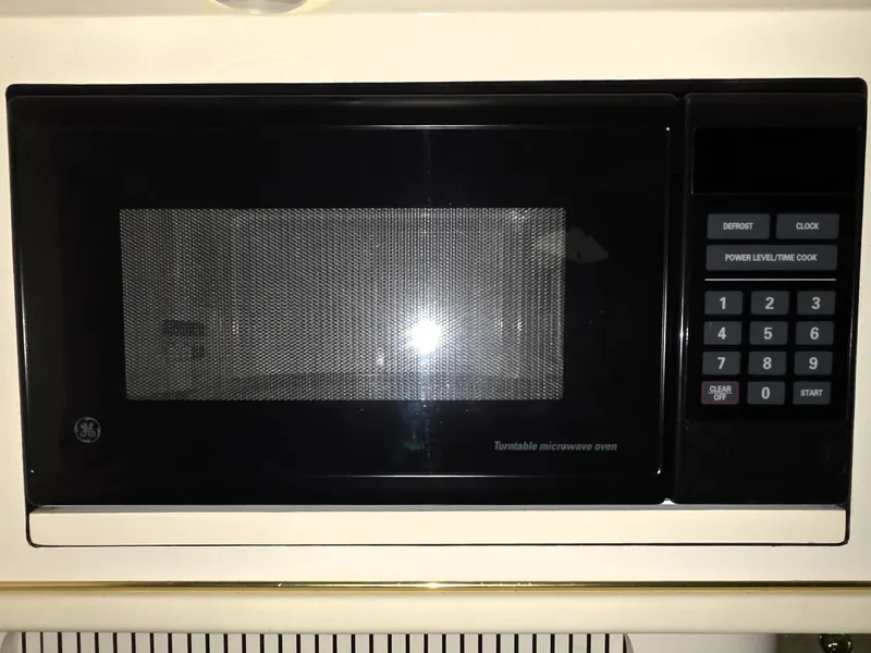Slide: The Image of Microwave Oven 1999 Sea Ray 340 Sundancer - 7289058