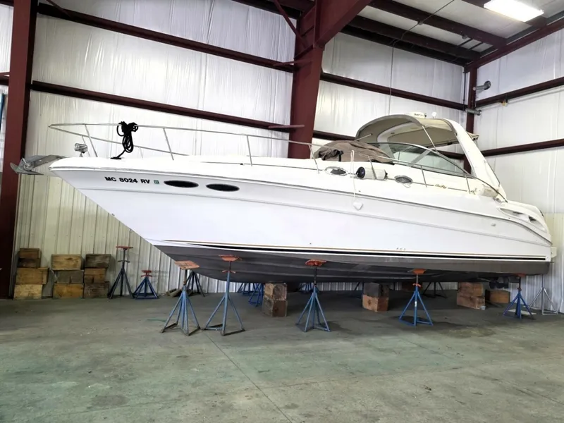 Slide: The Image of Port Side View Bow 1999 Sea Ray 340 Sundancer - 7289062
