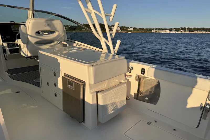 Slide: The Image of Cobia 330 DC 2023 - 7289321