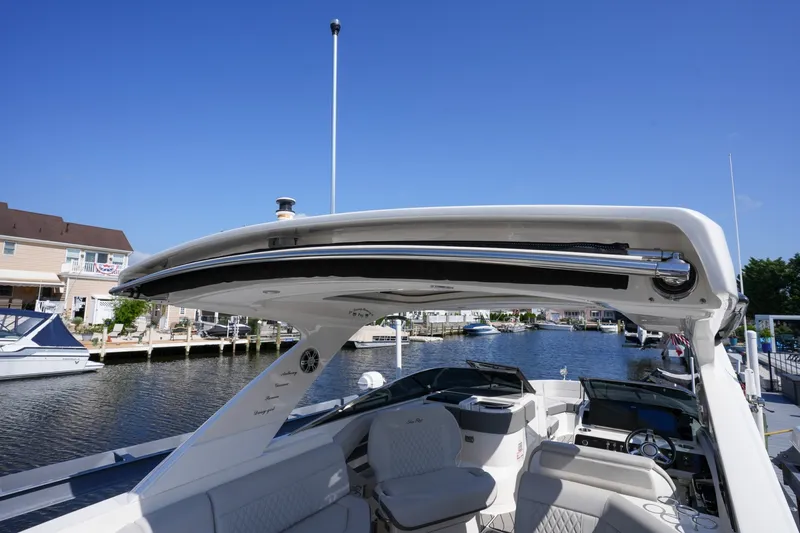 Slide: The Image of Sea Ray SLX 310 Outboard 2024 - 7289402