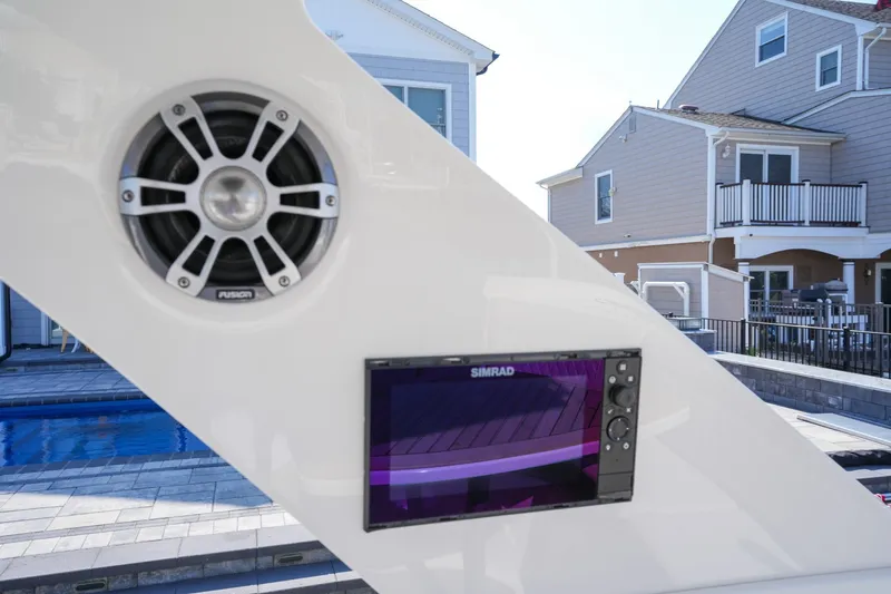 Slide: The Image of Sea Ray SLX 310 Outboard 2024 - 7289400