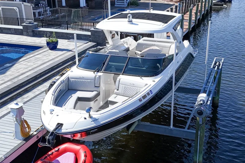 Slide: The Image of Sea Ray SLX 310 Outboard 2024 - 7289371