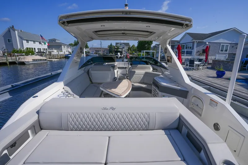 Slide: The Image of Sea Ray SLX 310 Outboard 2024 - 7289381