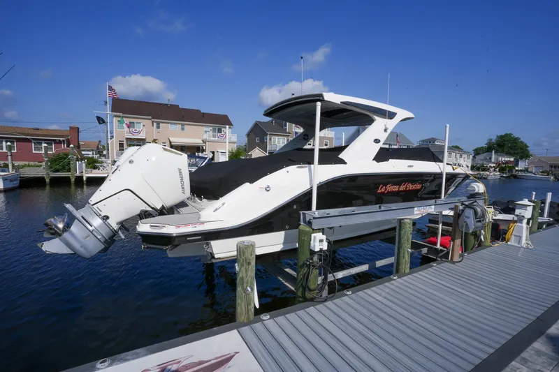 Slide: The Image of Sea Ray SLX 310 Outboard 2024 - 7289378
