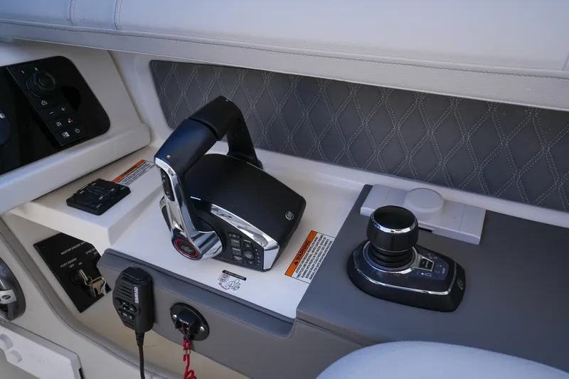 Slide: The Image of Sea Ray SLX 310 Outboard 2024 - 7289407