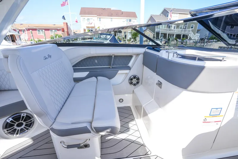 Slide: The Image of Sea Ray SLX 310 Outboard 2024 - 7289392