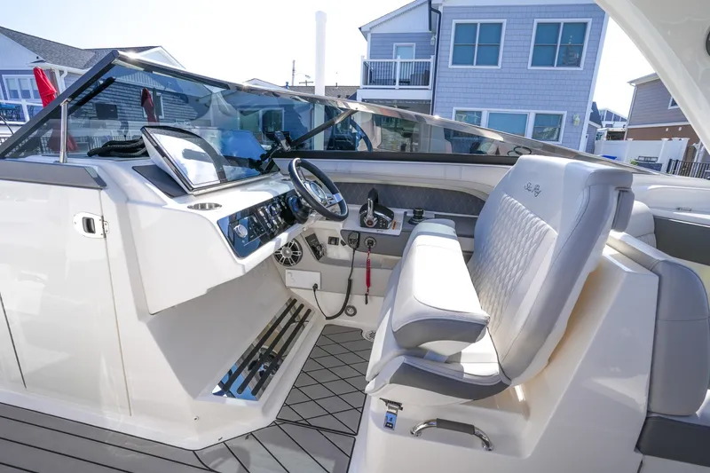 Slide: The Image of Sea Ray SLX 310 Outboard 2024 - 7289393