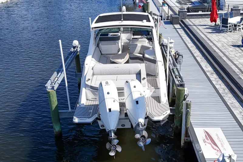 Slide: The Image of Sea Ray SLX 310 Outboard 2024 - 7289374