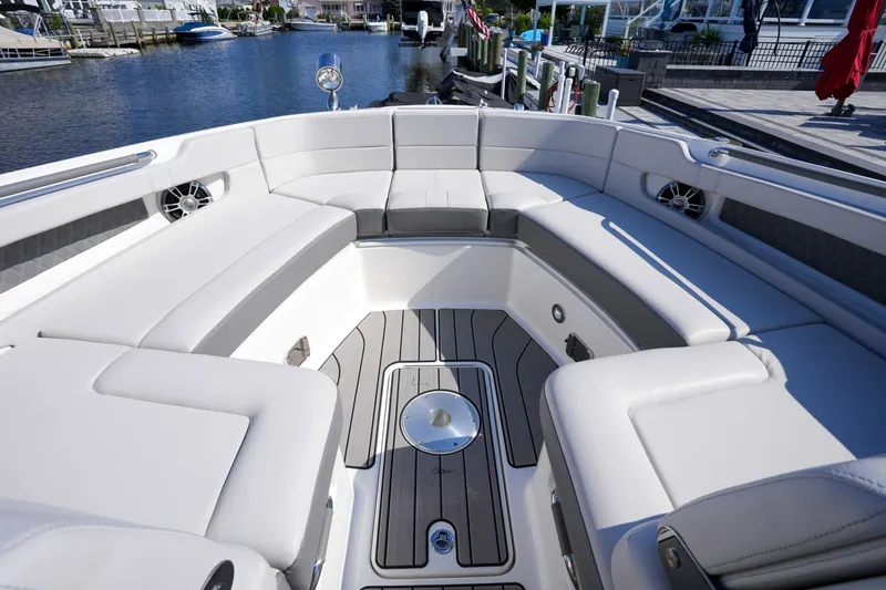Slide: The Image of Sea Ray SLX 310 Outboard 2024 - 7289395