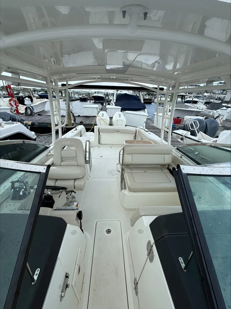 Slide: The Image of Boston Whaler 270 Vantage 2019 - 7308601