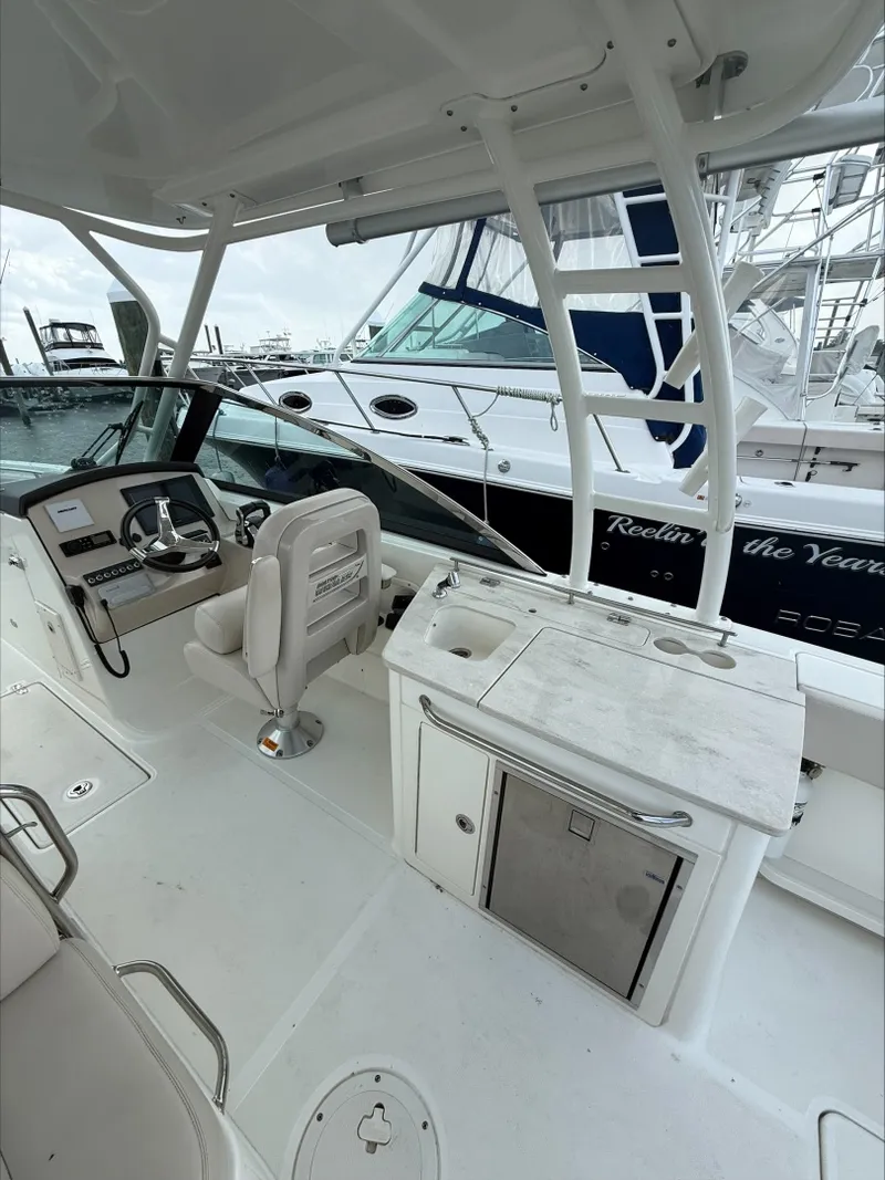 Slide: The Image of Boston Whaler 270 Vantage 2019 - 7308602