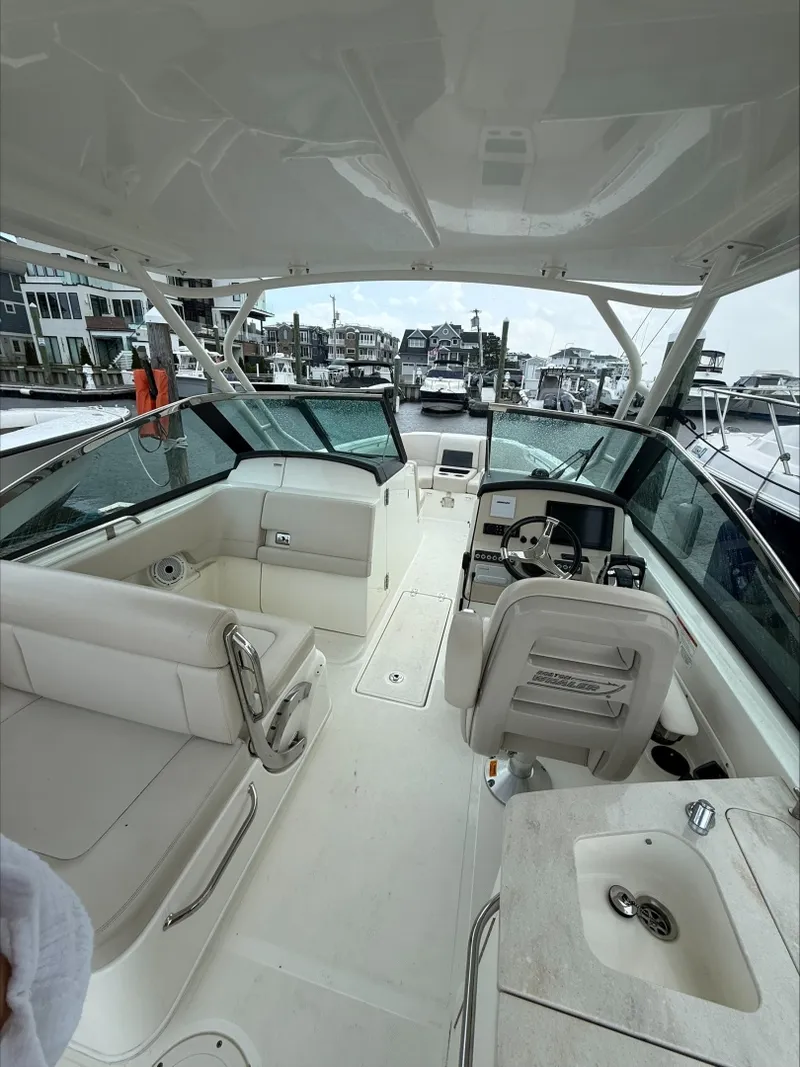 Slide: The Image of Boston Whaler 270 Vantage 2019 - 7308917