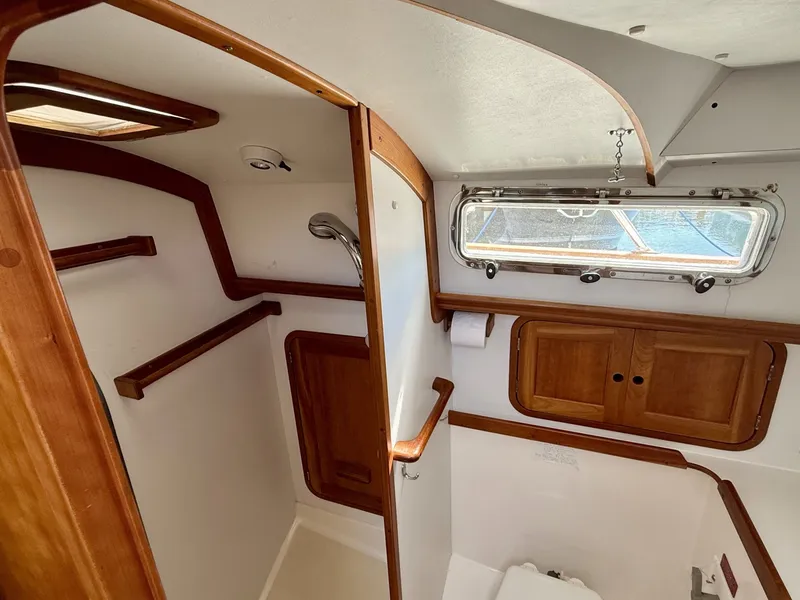Slide: The Image of Legacy 34 Sedan 2001 - 7308849