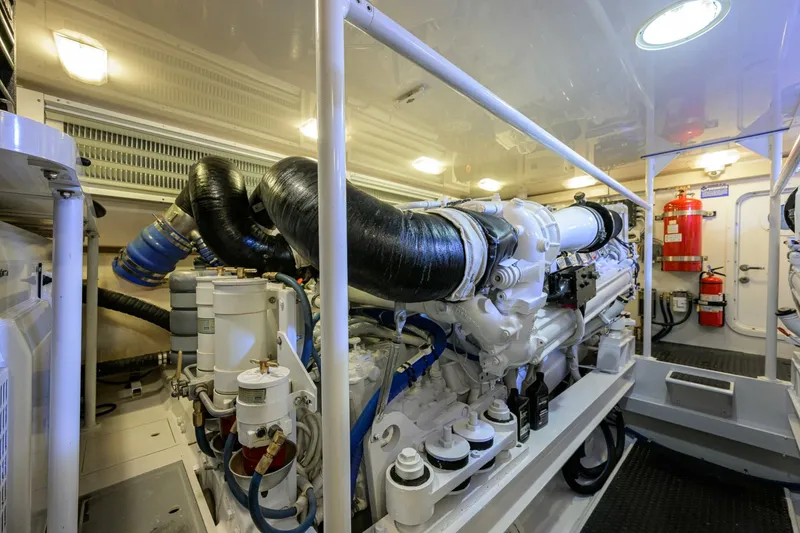 Slide: The Image of Viking 68 Enclosed Bridge 2006 - 7760577