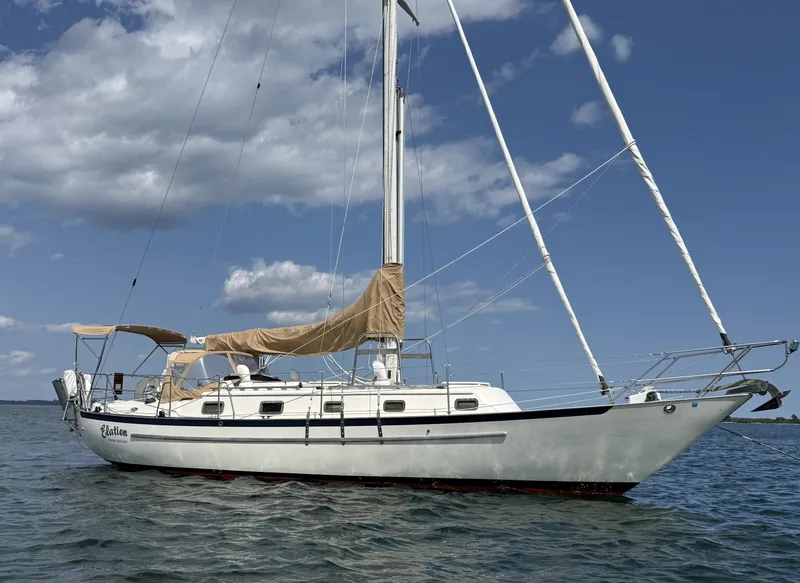 Slide: The Image of Pacific Seacraft 37 1994 - 7308969