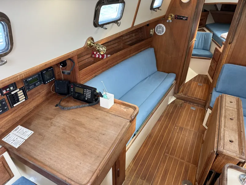 Slide: The Image of Pacific Seacraft 37 1994 - 7308976