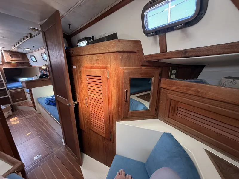 Slide: The Image of Pacific Seacraft 37 1994 - 7309005