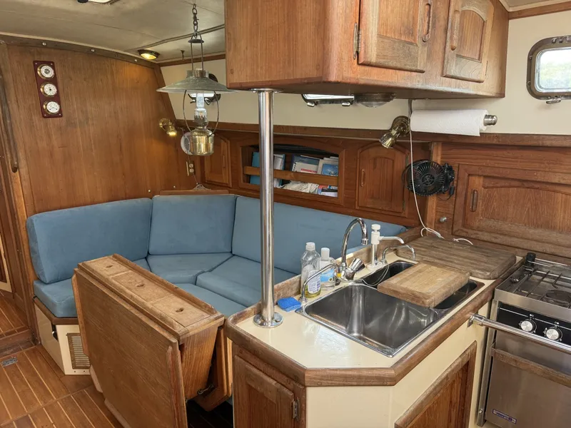 Slide: The Image of Pacific Seacraft 37 1994 - 7308977